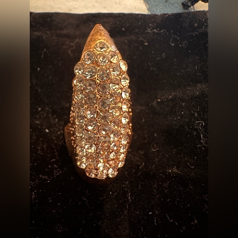 Nail Claw Rhinestone Ring - Picture 2 of 7
